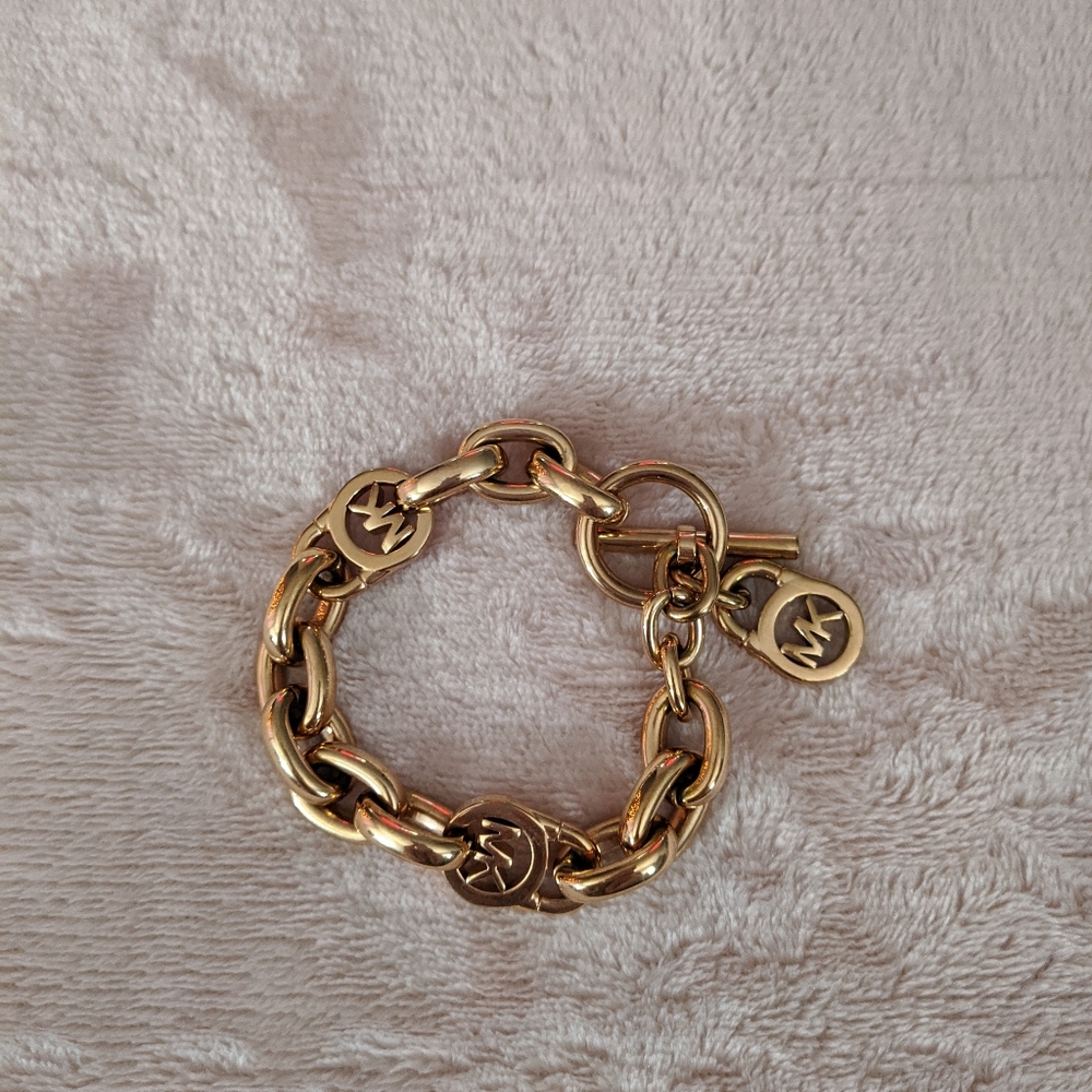 Michael Kors Toggle Signature Lock Bracelet
